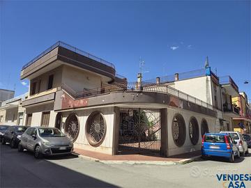 INDIPENDENTE ED ANGOLARE CON GIARDINO ZONA
