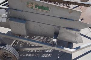 Vibrovaglio carrellato per setacciatura olive – pr