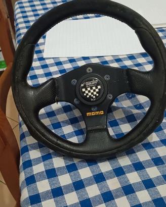 Volante momo