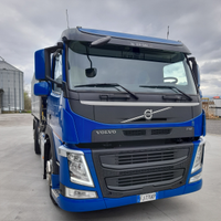 Camion con gru + ribaltabile