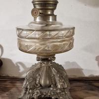 antica lampada ad olio o petrolio