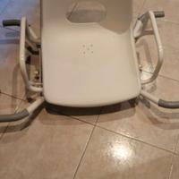Seggiolino regolabile per vasca da bagno