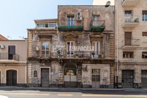 Appartamento a Catania Via Monserrato 7 locali