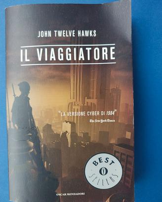 libro il viaggiatore di J. T. Hawks