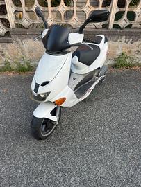 Aprilia sr 125