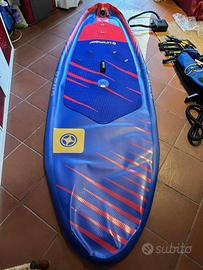 Tavola da windsurf gonfiabile usata pochissimo