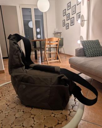Borsa tracolla per fotocamera Lowepro
