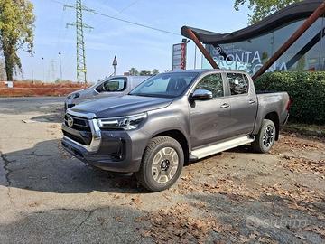Toyota Hilux 2.4 D-4D A/T 4WD 4 porte Doppia ...