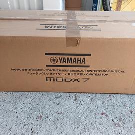 Sintetizzatore YAMAHA MODX7 - come nuovo