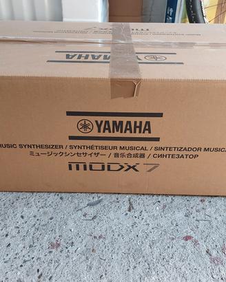 Sintetizzatore YAMAHA MODX7 - come nuovo