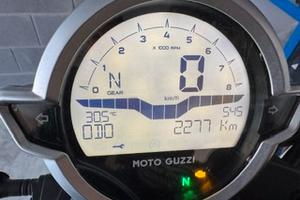 Moto Guzzi V7 stone utilizzata pochissimo