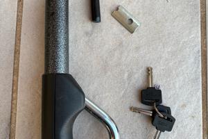 Bloccasterzo auto nuovo