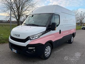 Iveco daily 2.3 diesel 2015 TETTO ALTO