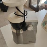 Estrattore succhi a bassa temperatura Hotpoint Ari