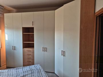 Armadio con cabina provvista di specchi, smontato