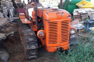 Trattore cingolato funzionante