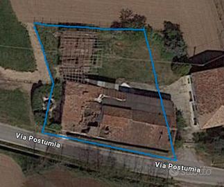 Terreno con rustico accostato