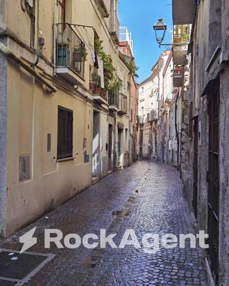 MONOLOCALE CON BAGNO, IDEALE ANCHE USO COMMERCIALE