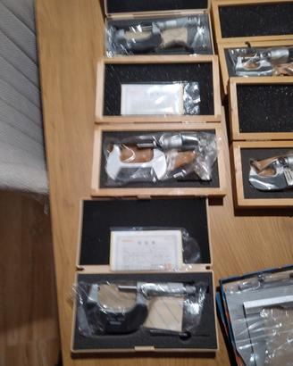 strumenti di misurazione per officine meccaniche 