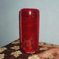 Vaso in vetro rosso cilindrico