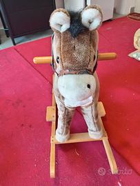 Cavallo a dondolo
