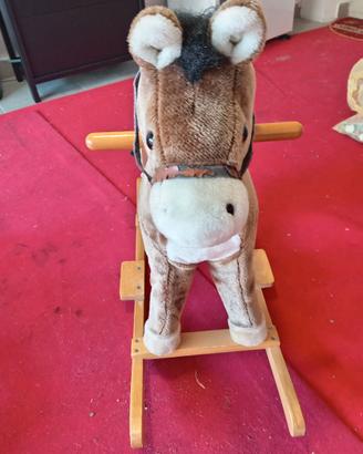 Cavallo a dondolo