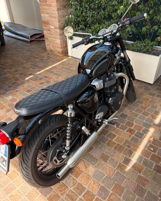 Triumph Bonneville t100 black