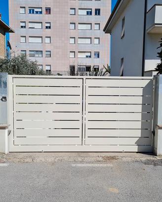 Cancello in tubo di acciaio a doghe economico