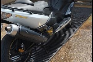 Yamaha T Max bianco e oro