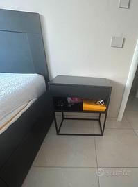 Letto matrimoniale 160 x 200 con comodini abbinati