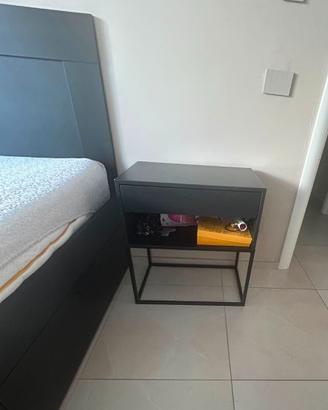 Letto matrimoniale 160 x 200 con comodini abbinati