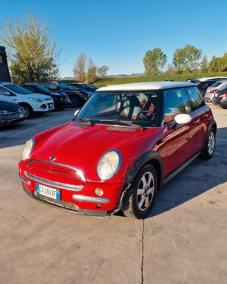 Mini 1.4 tdi One D de luxe ok per neopatentati