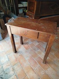 Tavolino in abete 