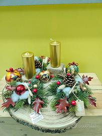 Centrotavola natalizio su base di legno 