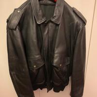 Giacca di pelle nera stile biker