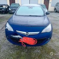 Opel Astra GTC 2013 A17DTS Demolita - Per Ricambi