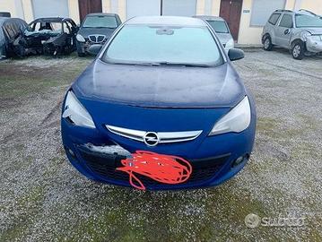 Opel Astra GTC 2013 A17DTS Demolita - Per Ricambi