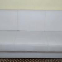 Divano letto in pelle 3 posti bianco come nuovo
