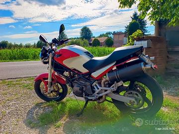 Ducati Monster 600 Dark depotenziata A2