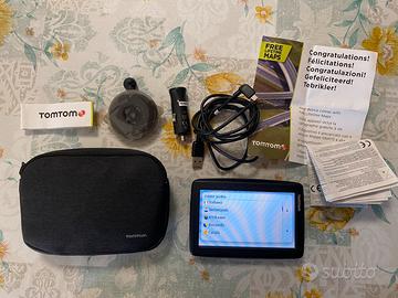 Navgatore TomTom start con accessori