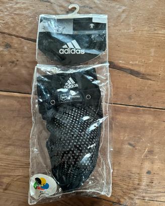 Adidas conchiglia taglia L nuova