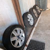 gomme 195/55/16 cerchi Ford 