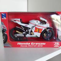 Modellino Honda RC212V MotoGp 2010 Melandri N°33