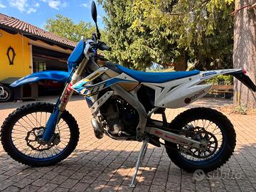 TM 250 2T