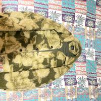 Giacca Zara in eco-pelliccia effetto camouflage