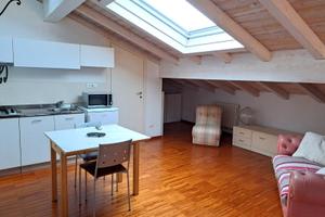 Centro Storico, monolocale mansardato arredato