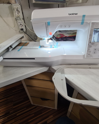 Ricamatrice brother nv880e