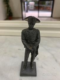 CARABINIERE IN METALLO VINTAGE