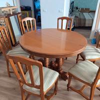 Tavolo allungabile in legno con 6 sedie 
