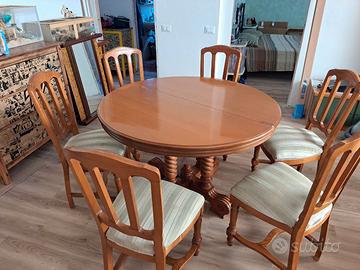 Tavolo allungabile in legno con 6 sedie 